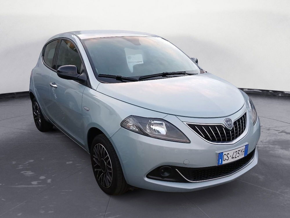 Lancia Ypsilon usata a Lecce (6)