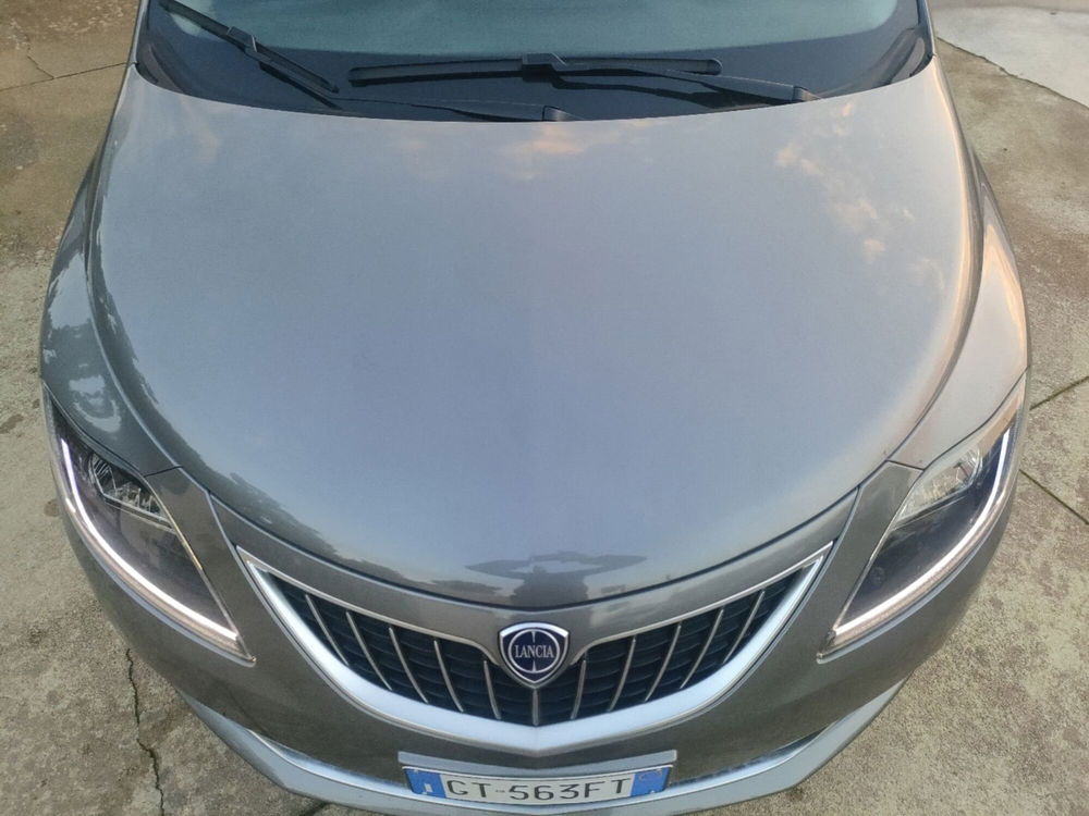 Lancia Ypsilon usata a Lecce (13)