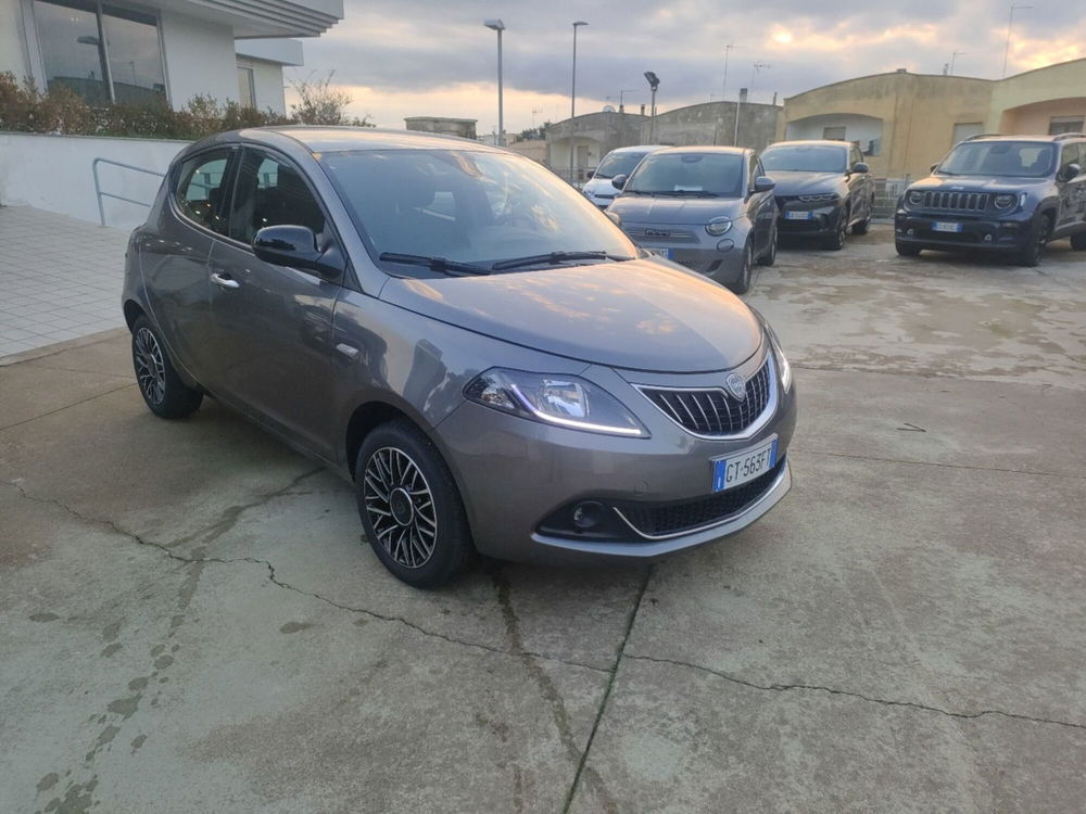 Lancia Ypsilon usata a Lecce (2)