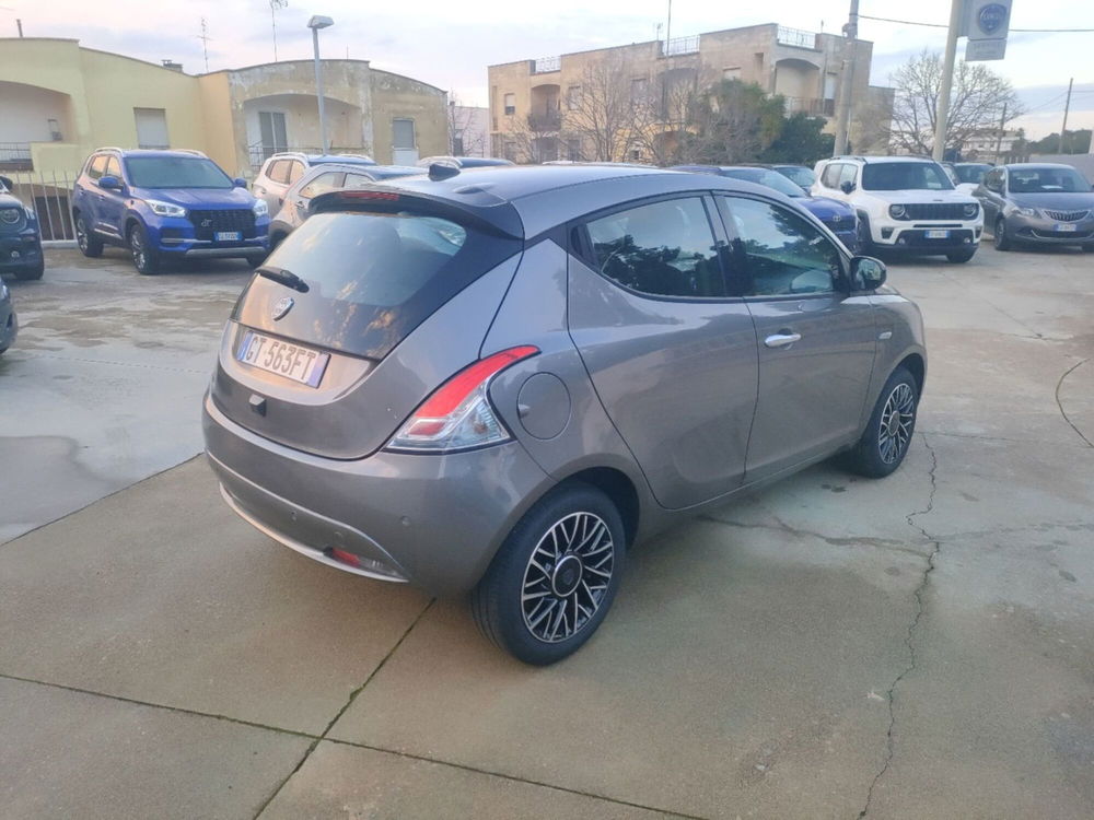 Lancia Ypsilon usata a Lecce (3)