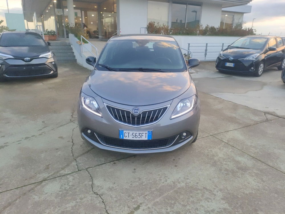 Lancia Ypsilon usata a Lecce (5)