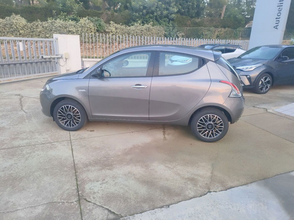 Lancia Ypsilon usata a Lecce (7)