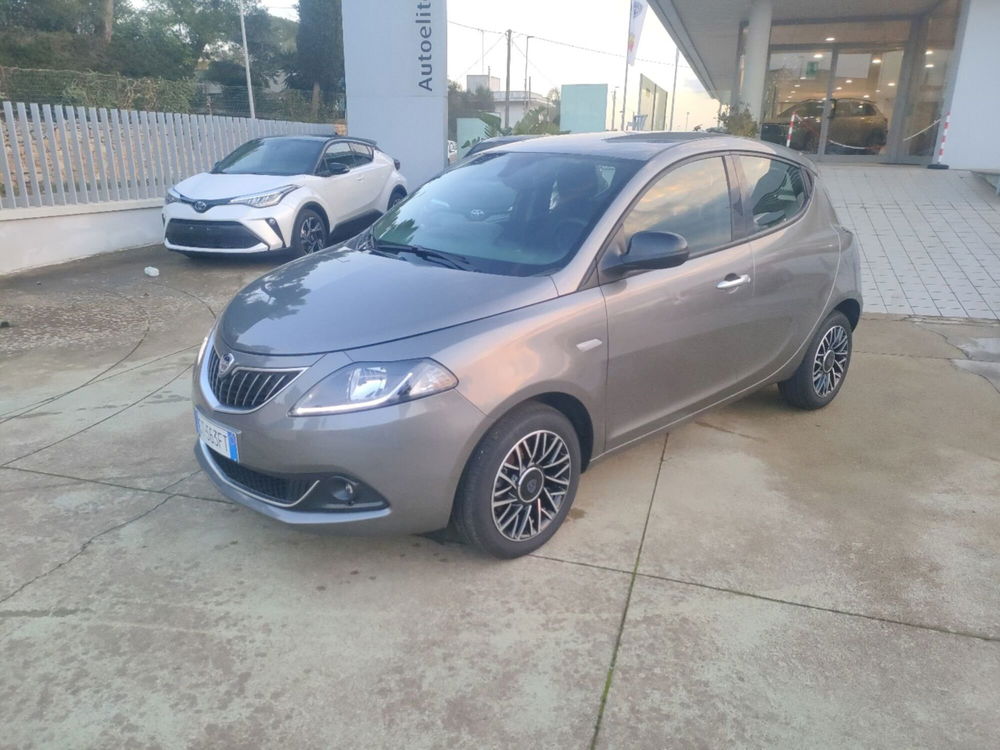 Lancia Ypsilon usata a Lecce (8)