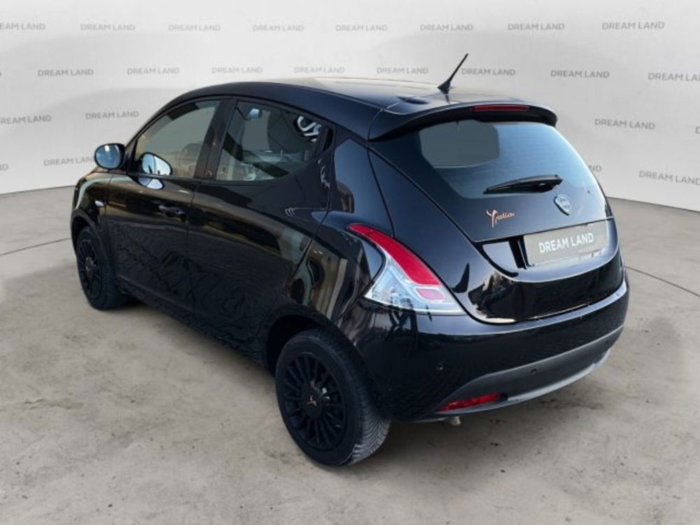 Lancia Ypsilon usata a Livorno (4)