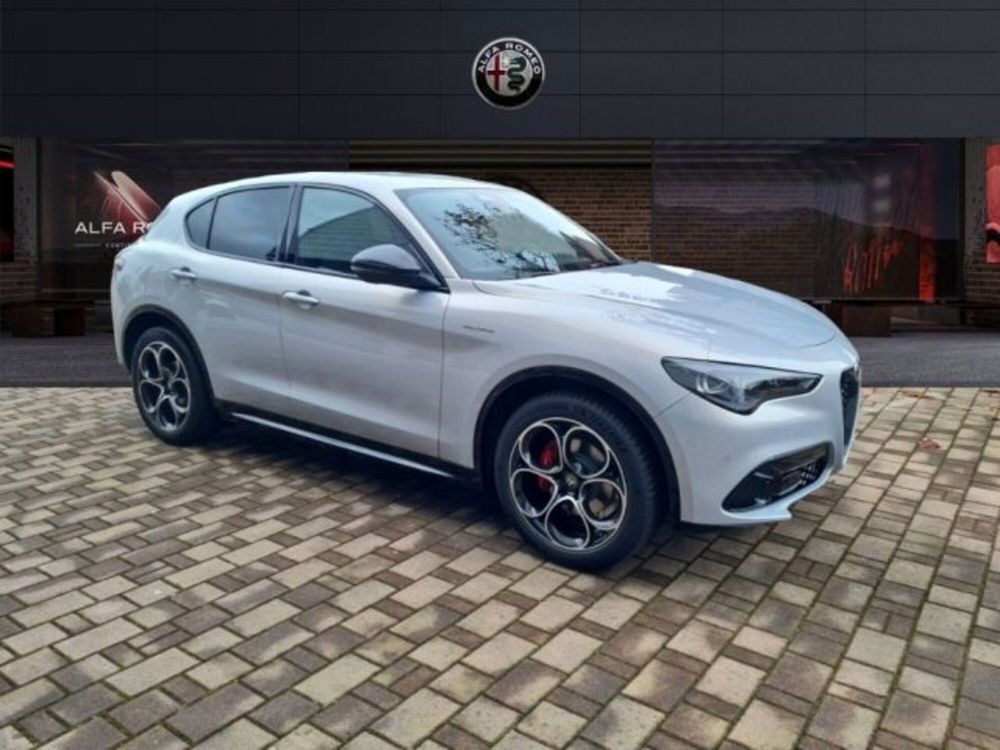 Alfa Romeo Stelvio nuova a Monza e Brianza (3)