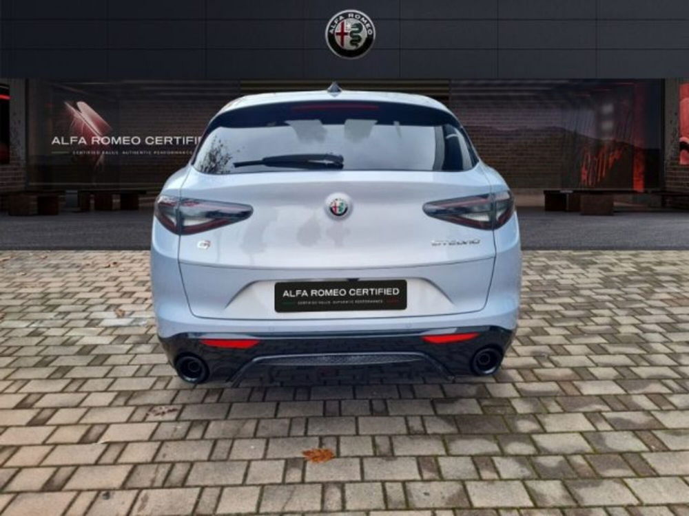 Alfa Romeo Stelvio nuova a Monza e Brianza (5)