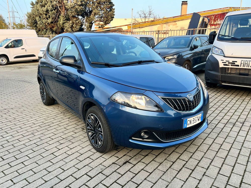 Lancia Ypsilon usata a Milano (3)