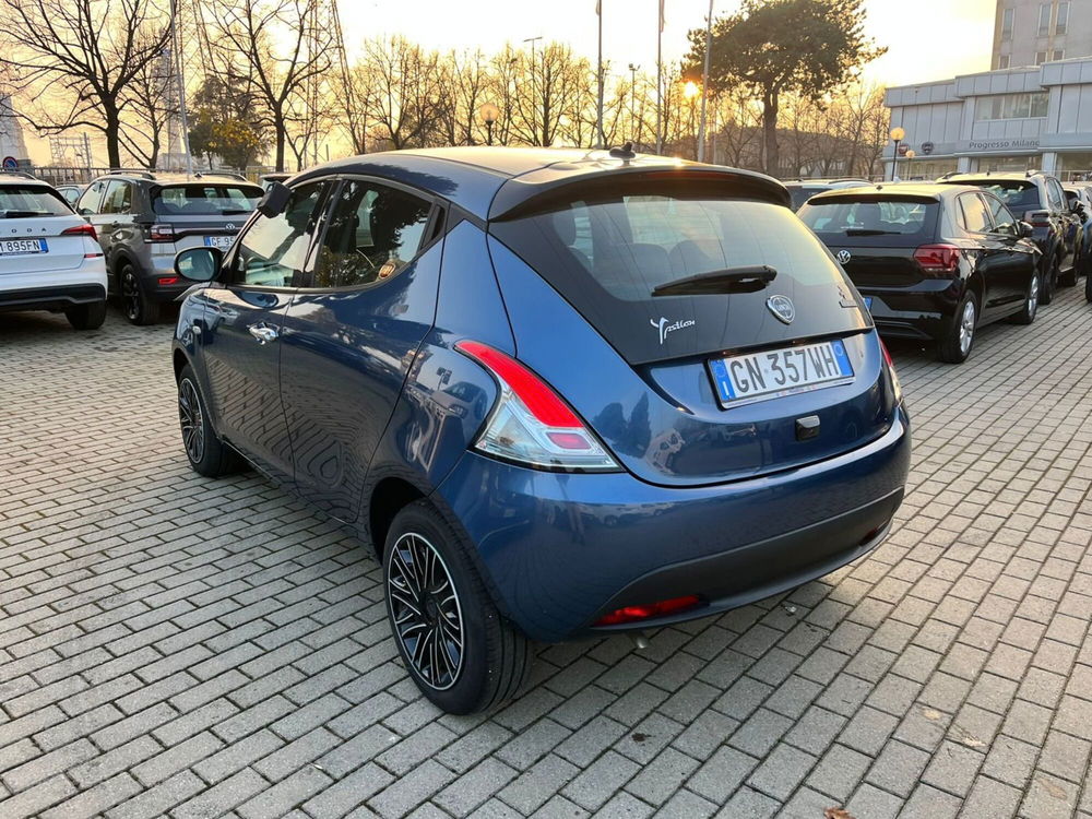 Lancia Ypsilon usata a Milano (4)