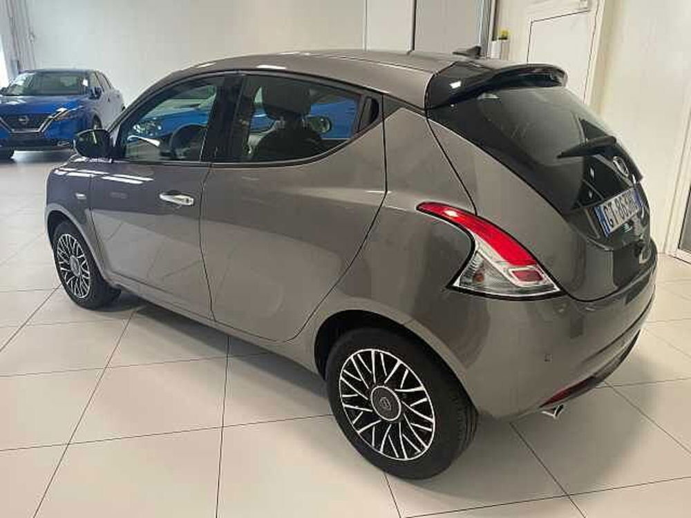 Lancia Ypsilon usata a Milano (3)