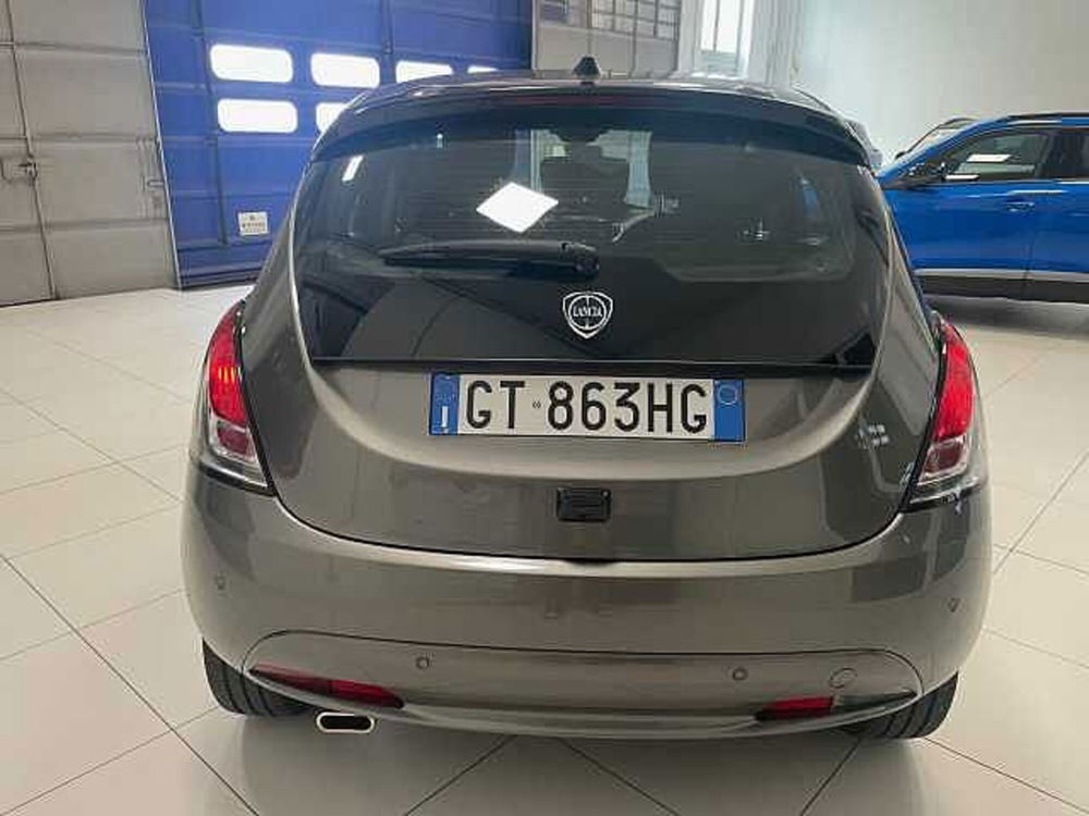 Lancia Ypsilon usata a Milano (4)