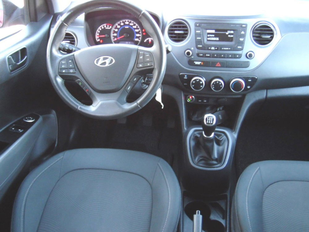 Hyundai i10 usata a La Spezia (8)