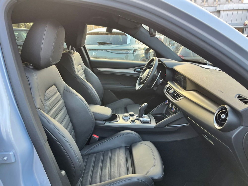 Alfa Romeo Stelvio usata a Milano (12)