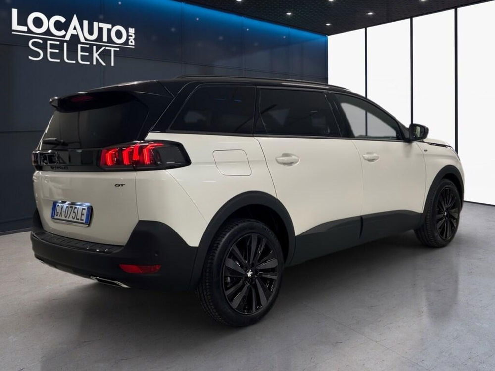 Peugeot 5008 nuova a Torino (4)