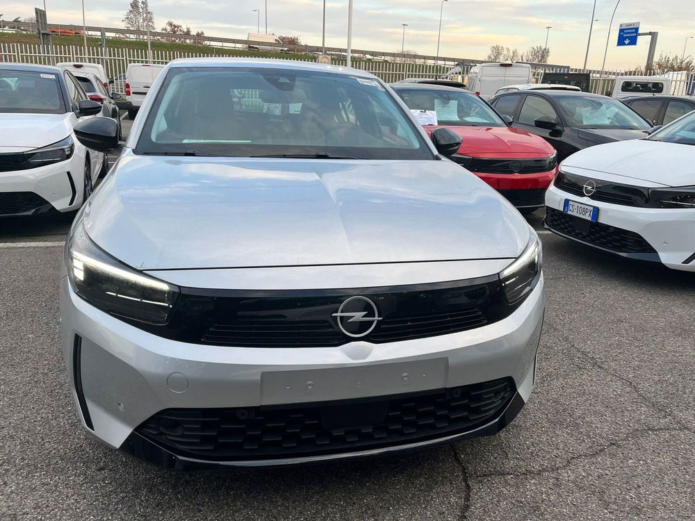 Opel Corsa nuova a Milano (2)