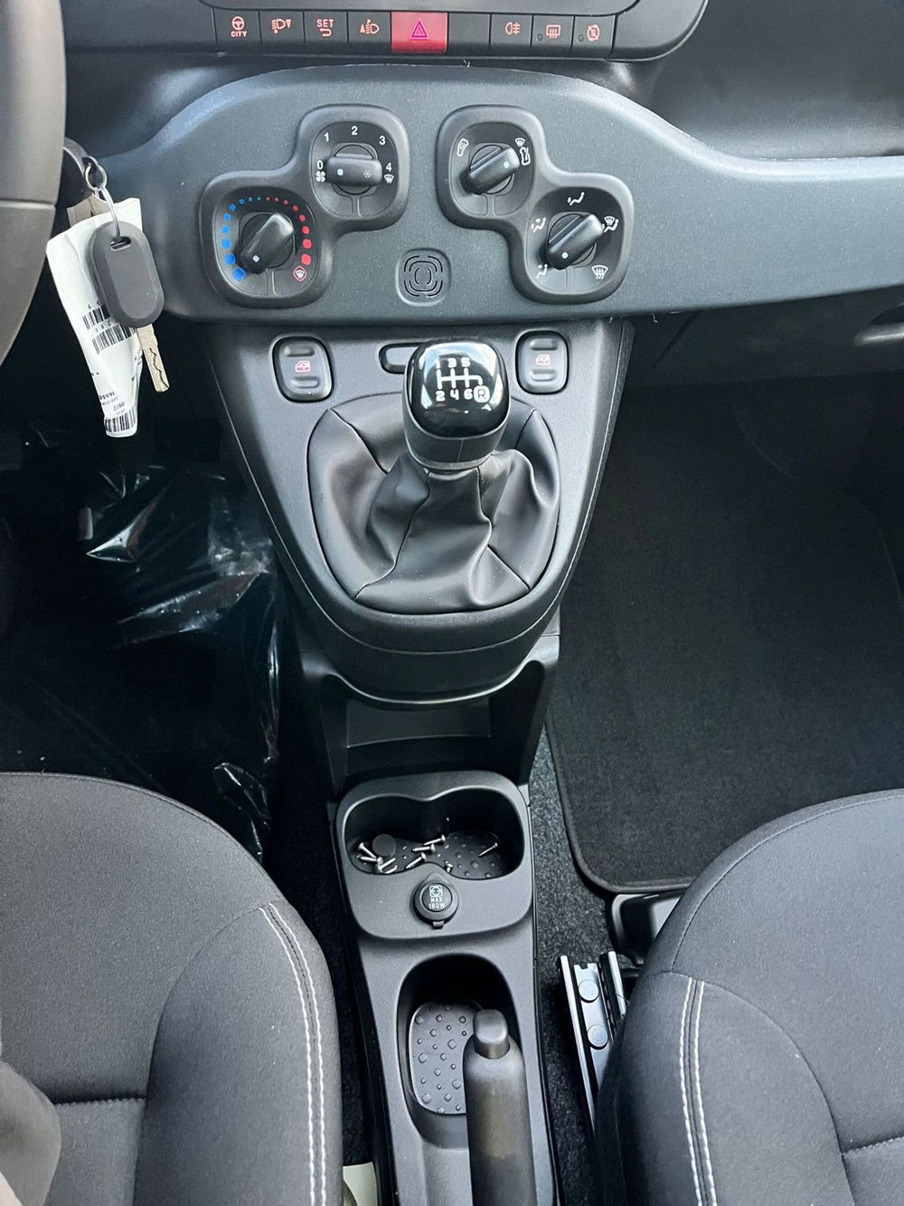 Fiat Panda Cross nuova a Milano (18)