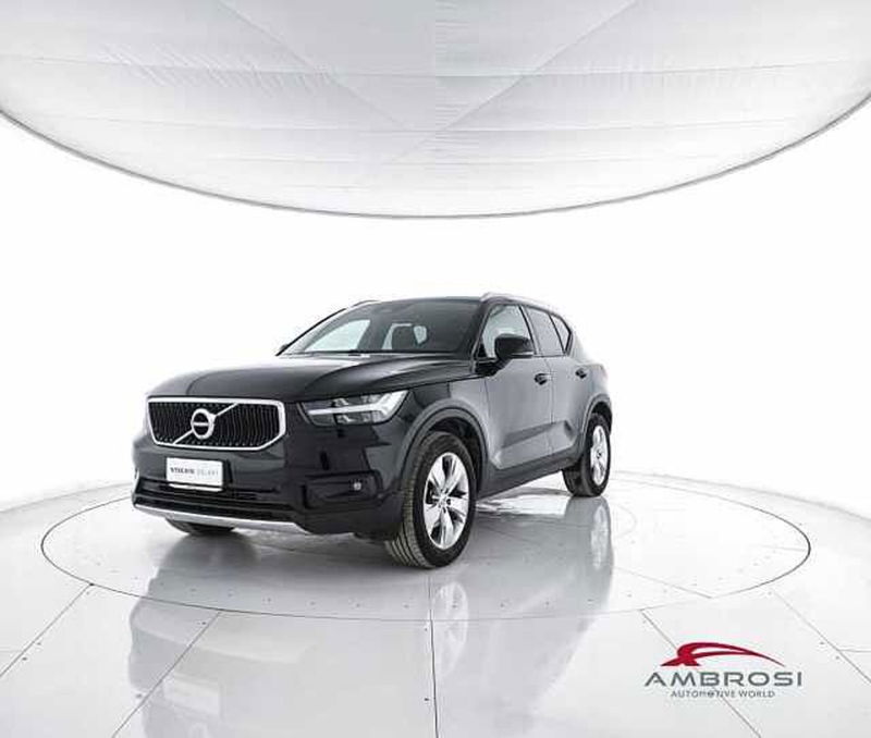 Volvo XC40 T3 Momentum Pro  del 2021 usata a Corciano