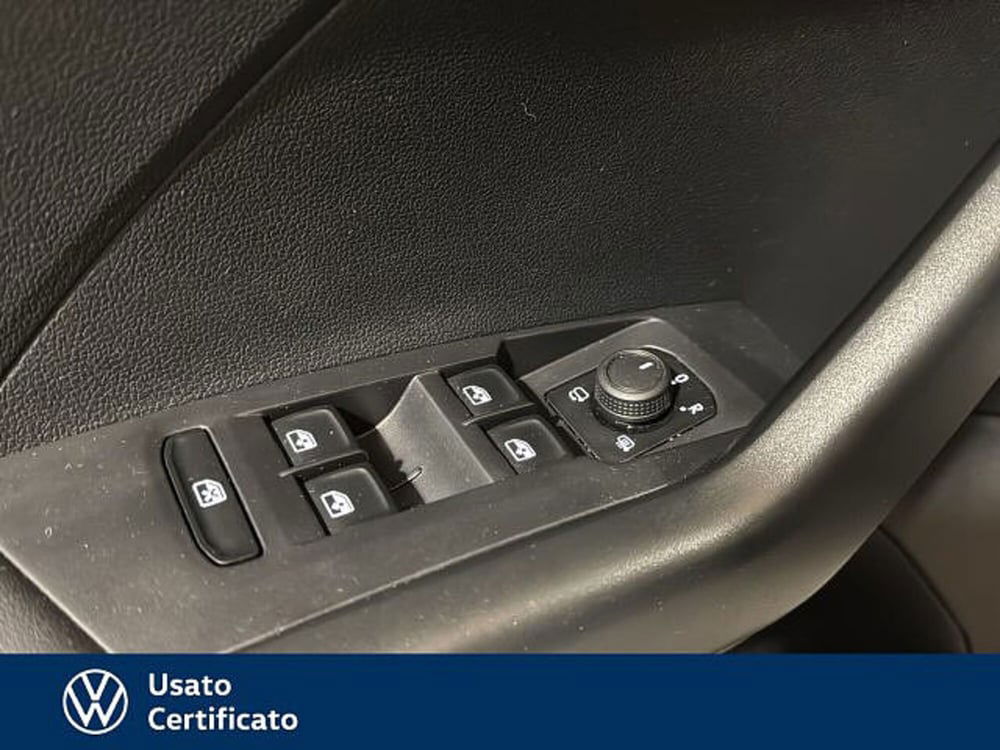 Volkswagen T-Cross usata a Vicenza (15)