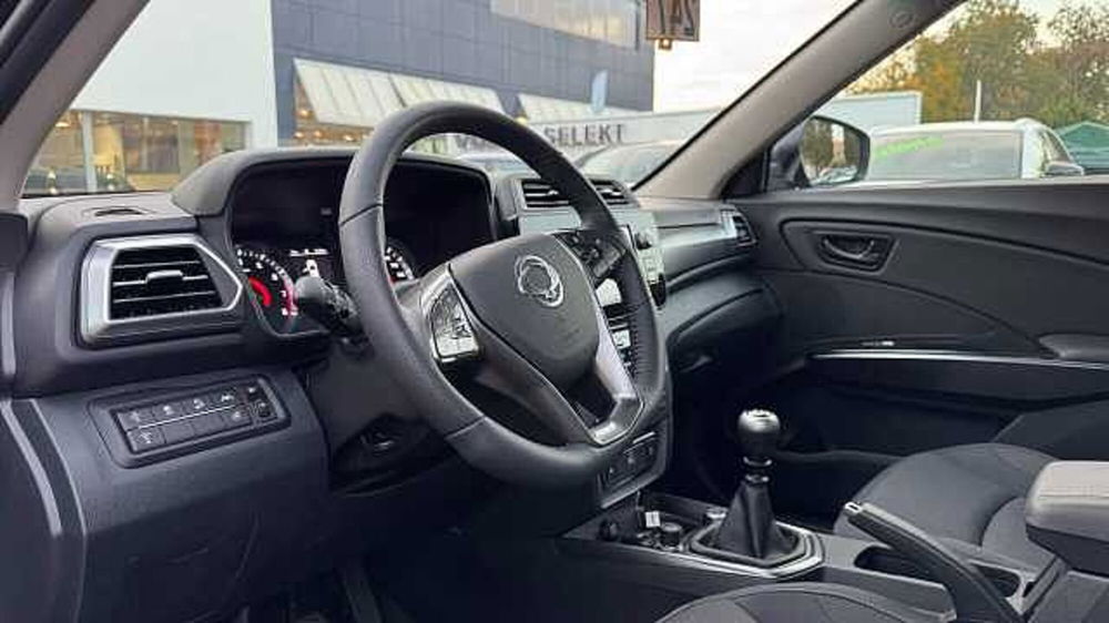 Ssangyong Tivoli nuova a Milano (10)