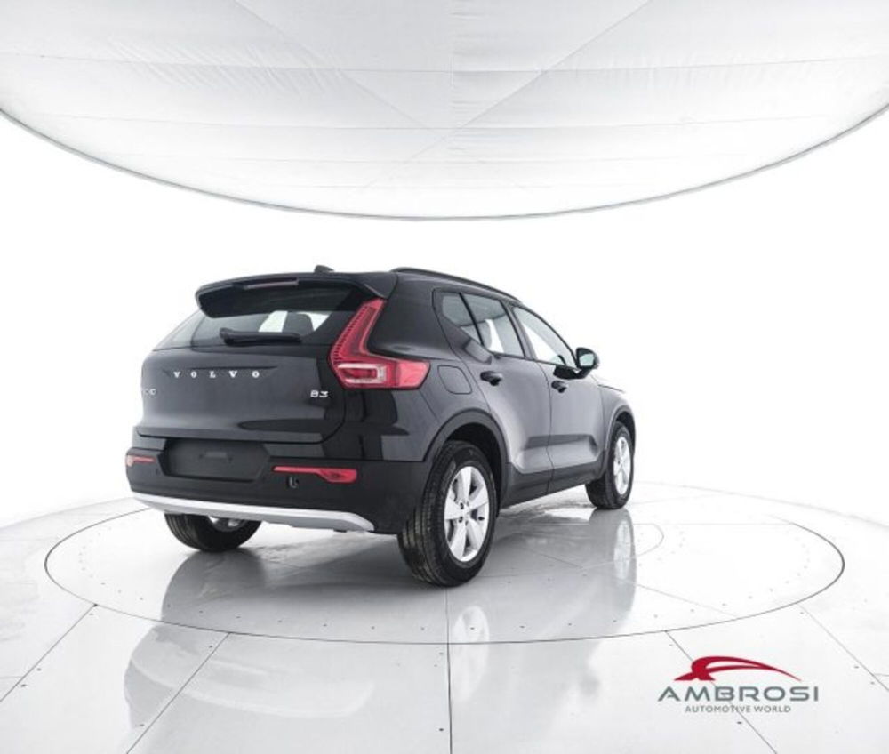 Volvo XC40 nuova a Perugia (3)