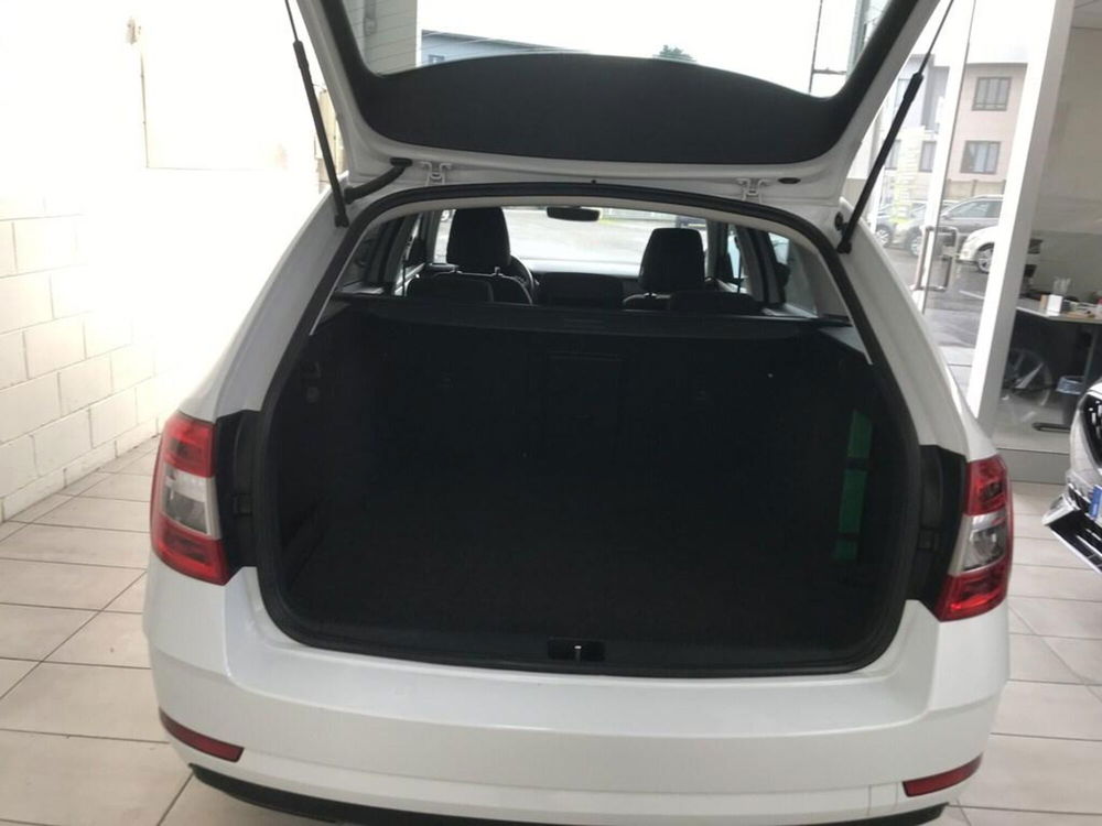 Skoda Octavia Station Wagon usata a Milano (7)