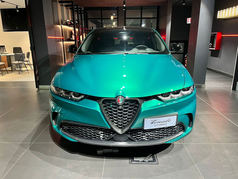 Alfa Romeo Tonale nuova a Milano (2)