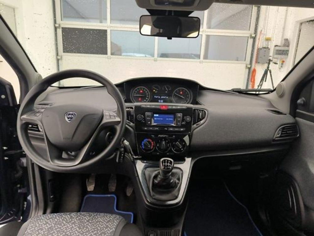 Lancia Ypsilon usata a Pavia (12)