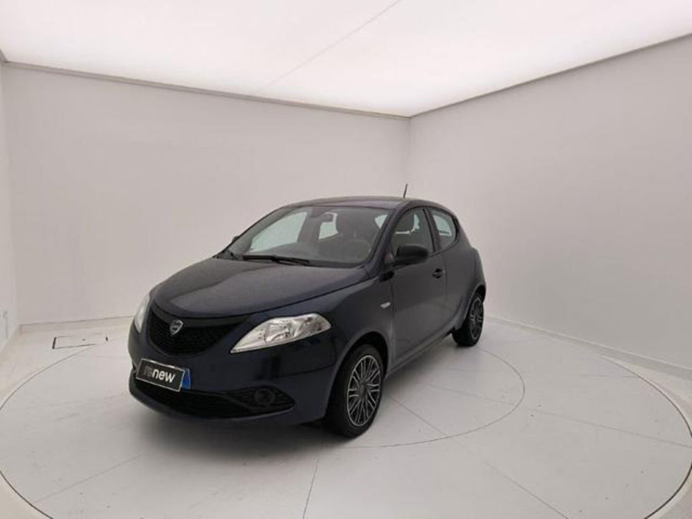 Lancia Ypsilon usata a Pavia (2)