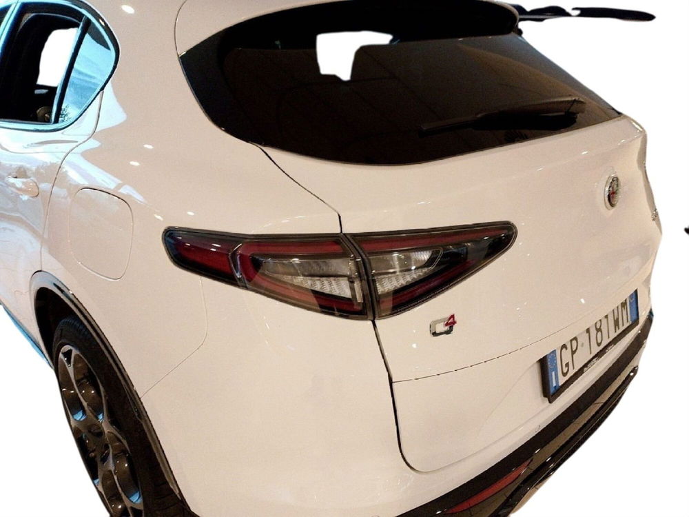 Alfa Romeo Stelvio usata a Lecce (9)