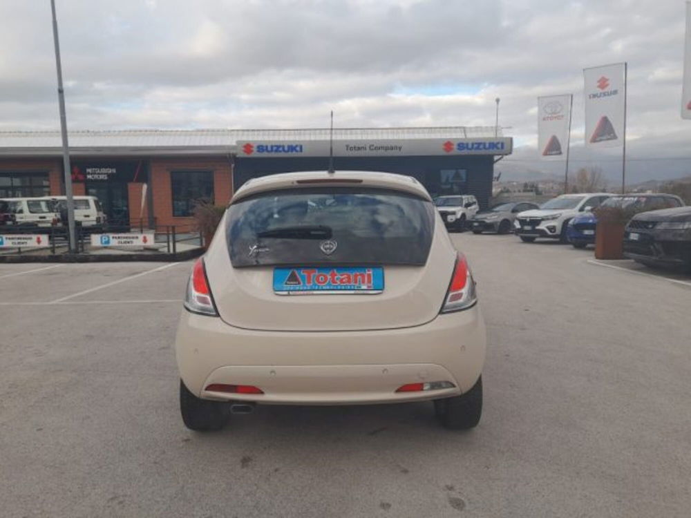 Lancia Ypsilon usata a L'Aquila (10)