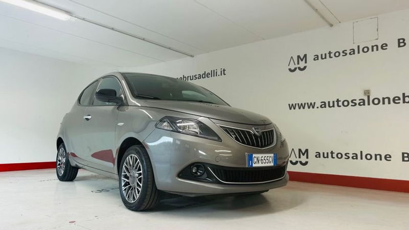 Lancia Ypsilon 1.0 FireFly 5 porte S&amp;S Hybrid Gold Plus del 2023 usata a Galbiate