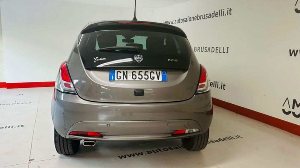 Lancia Ypsilon usata a Lecco (4)