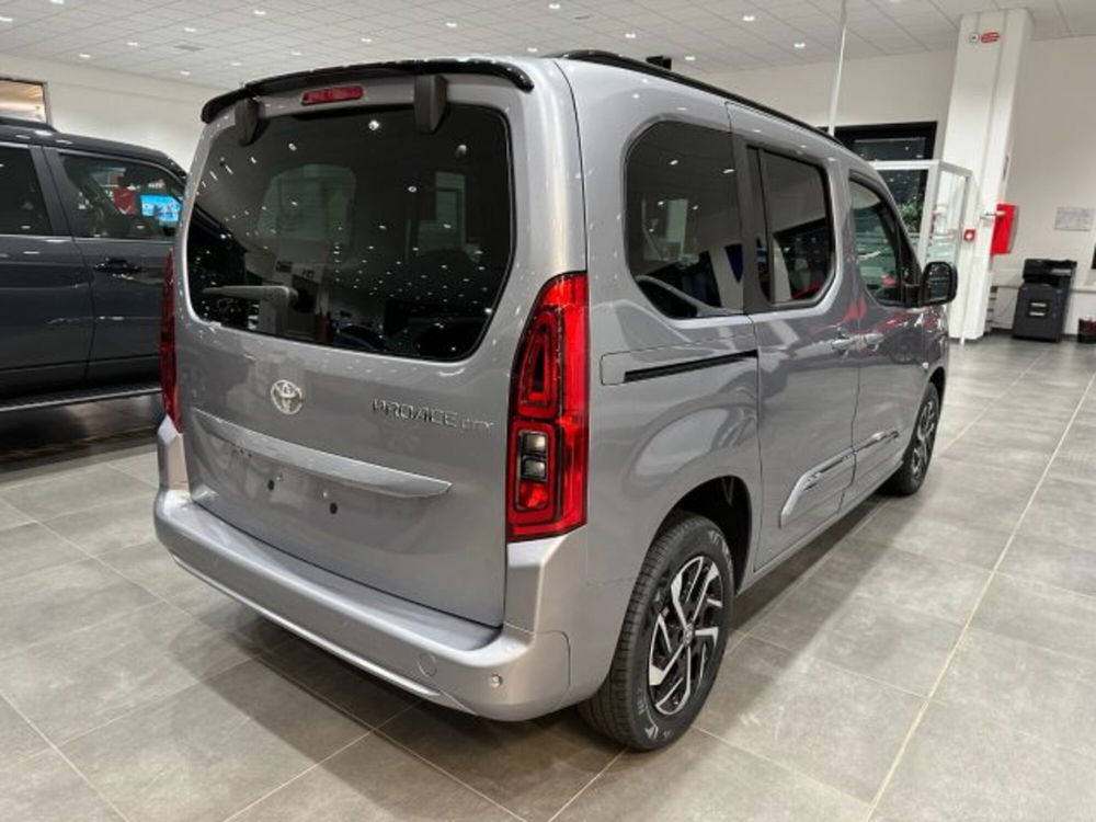 Toyota Proace City Verso nuova a Cuneo (3)