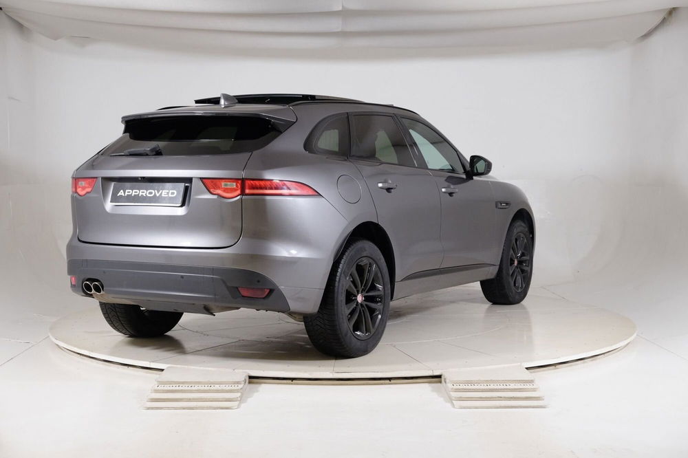 Jaguar F-Pace usata a Torino (2)