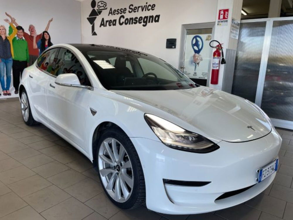 Tesla Model 3 usata a Salerno (3)