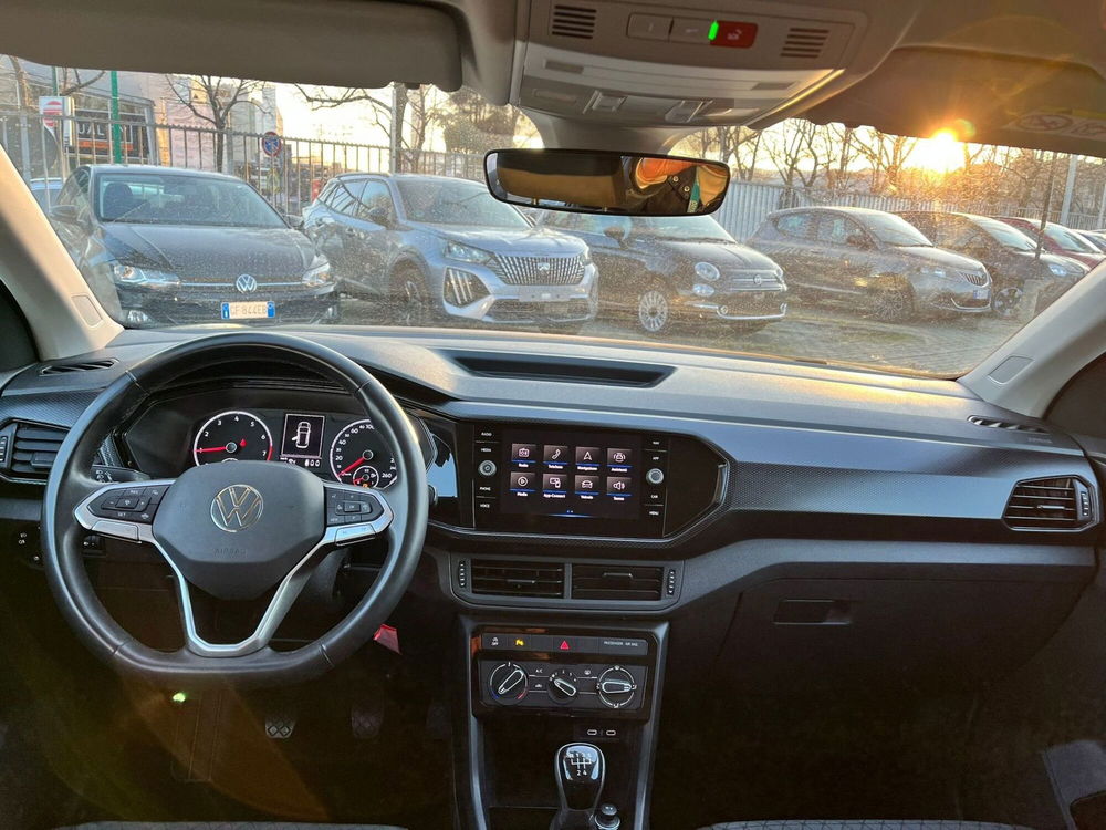 Volkswagen T-Cross usata a Milano (16)