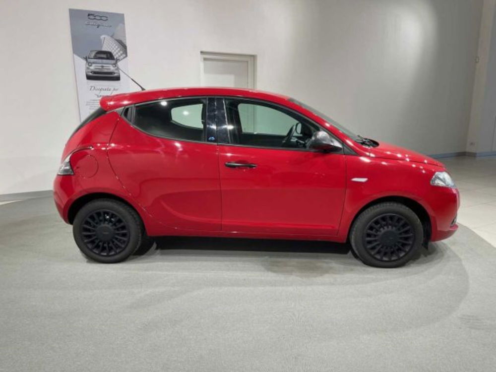 Lancia Ypsilon usata a Sondrio (5)