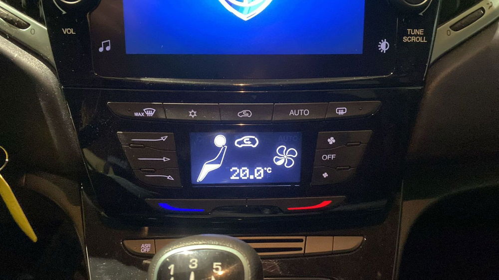 Lancia Ypsilon usata a Bergamo (18)