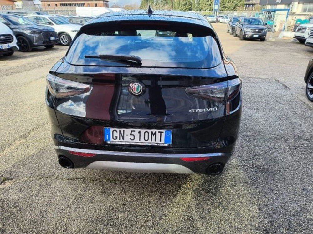 Alfa Romeo Stelvio nuova a Frosinone (4)