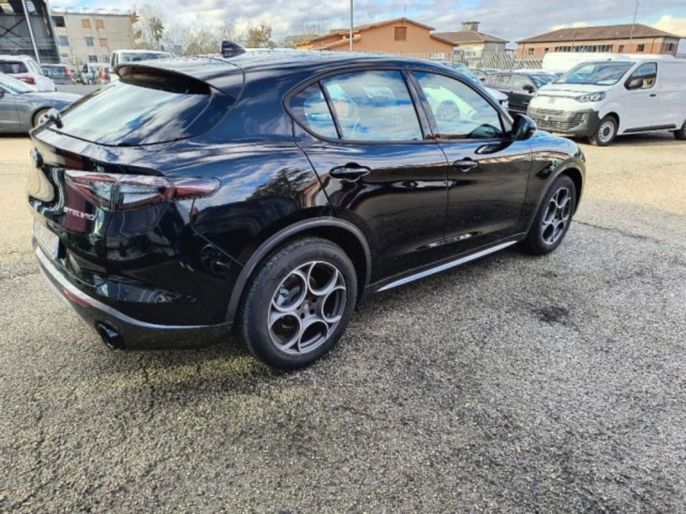 Alfa Romeo Stelvio nuova a Frosinone (5)