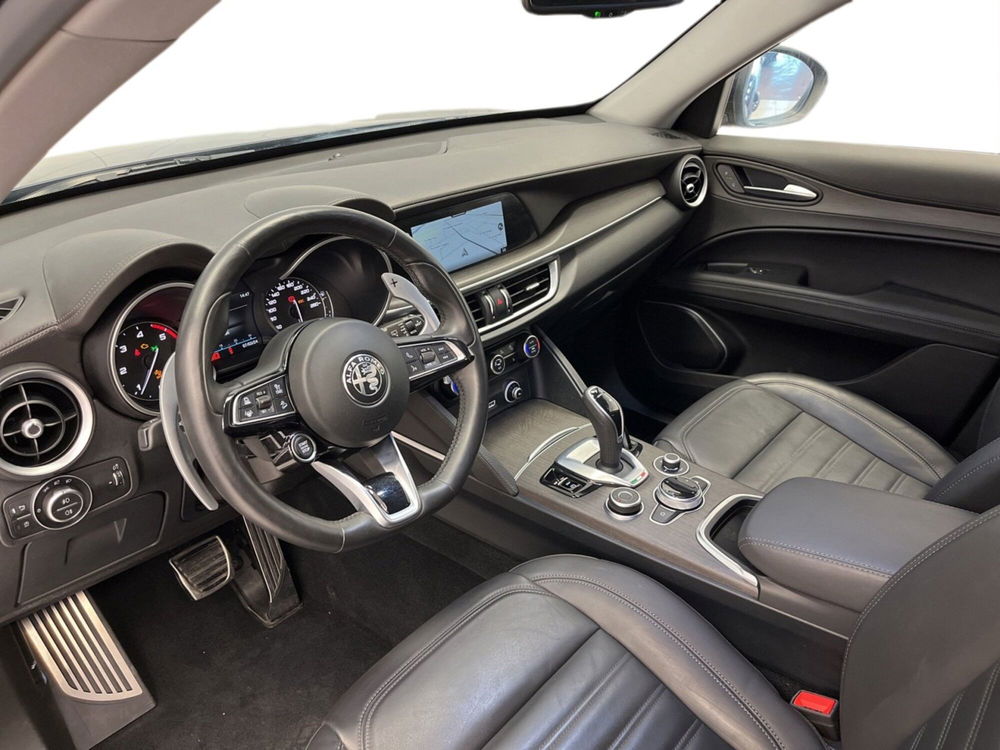 Alfa Romeo Stelvio usata a Torino (12)