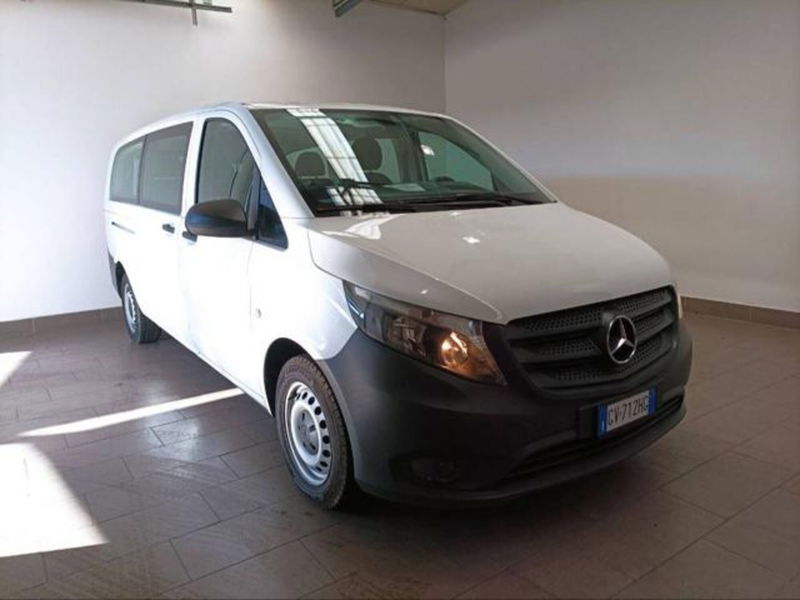 Mercedes-Benz Vito 2.0 114 CDI 4x4 PL Tourer Pro Extra-Long  del 2019 usata a Magenta