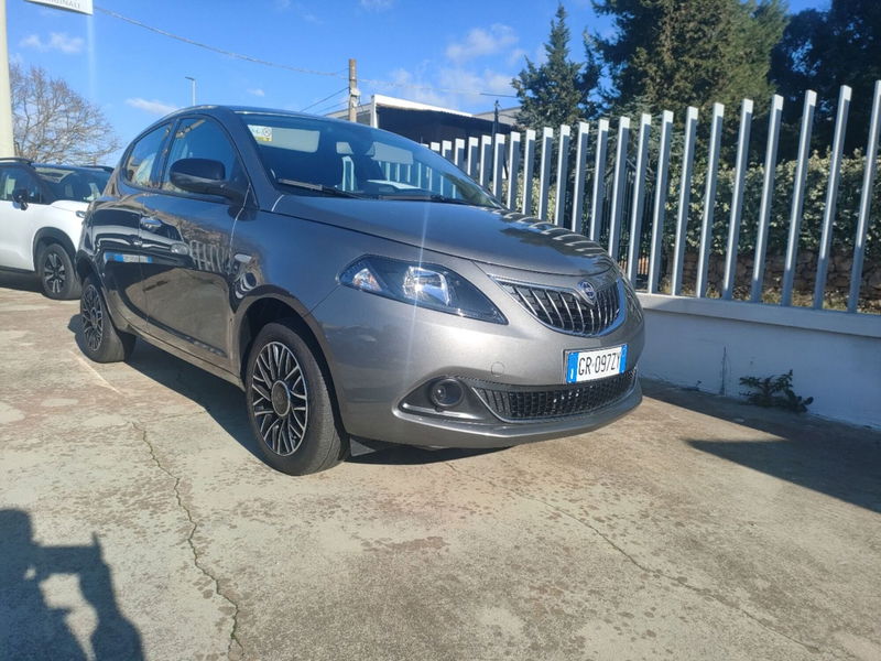 Lancia Ypsilon 1.0 FireFly 5 porte S&S Hybrid Gold Plus del 2024 usata a Casarano