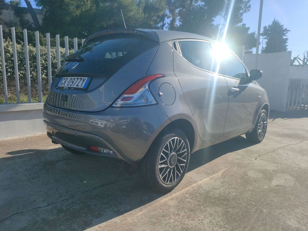 Lancia Ypsilon usata a Lecce (3)