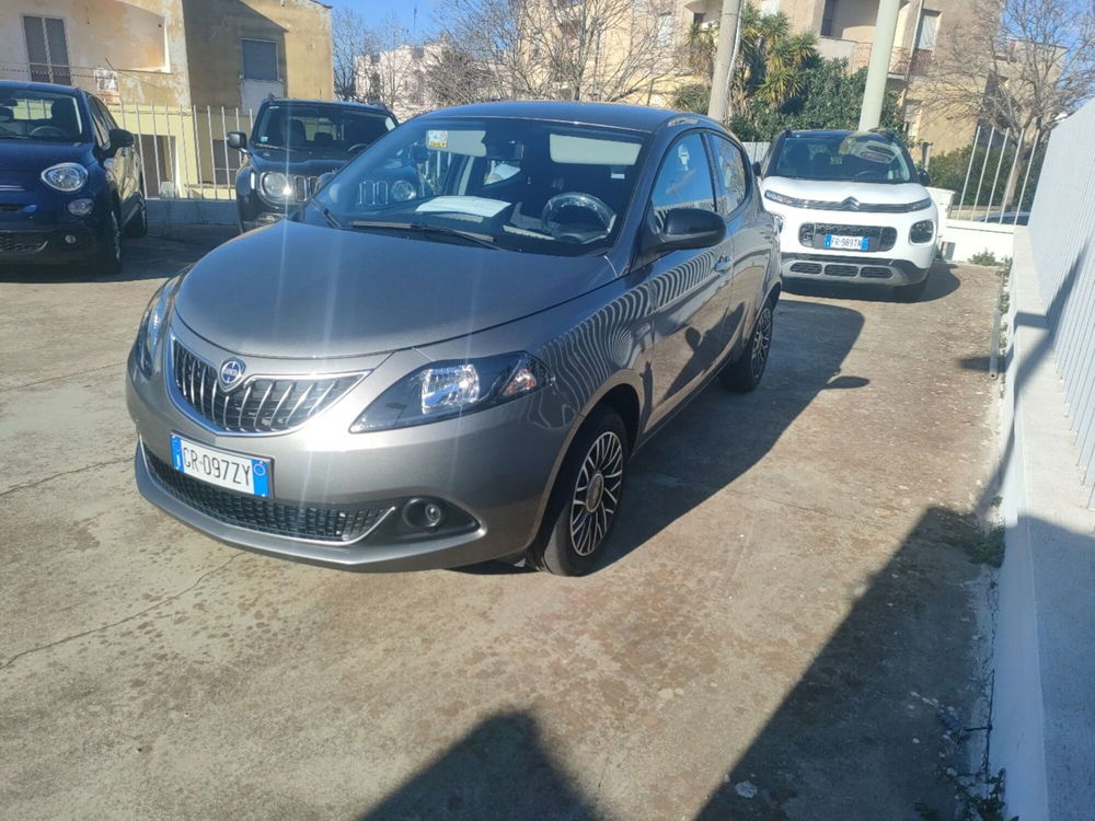 Lancia Ypsilon usata a Lecce (7)