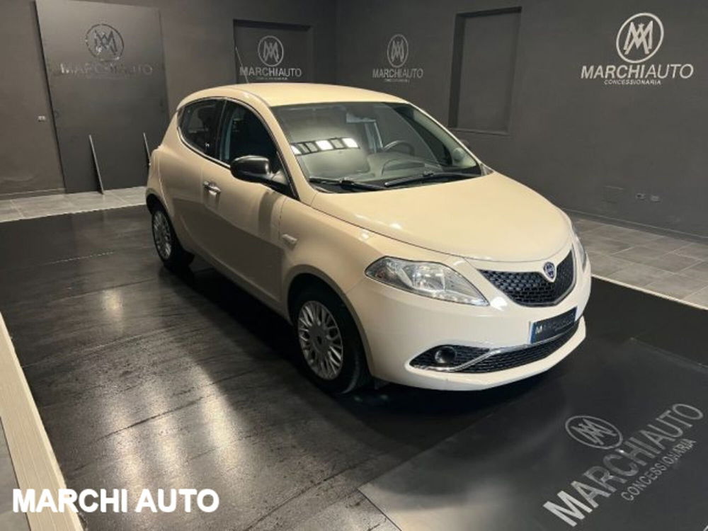 Lancia Ypsilon usata a Perugia (3)