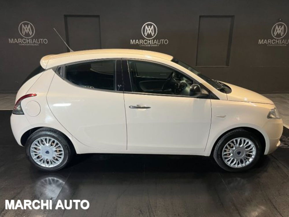 Lancia Ypsilon usata a Perugia (4)