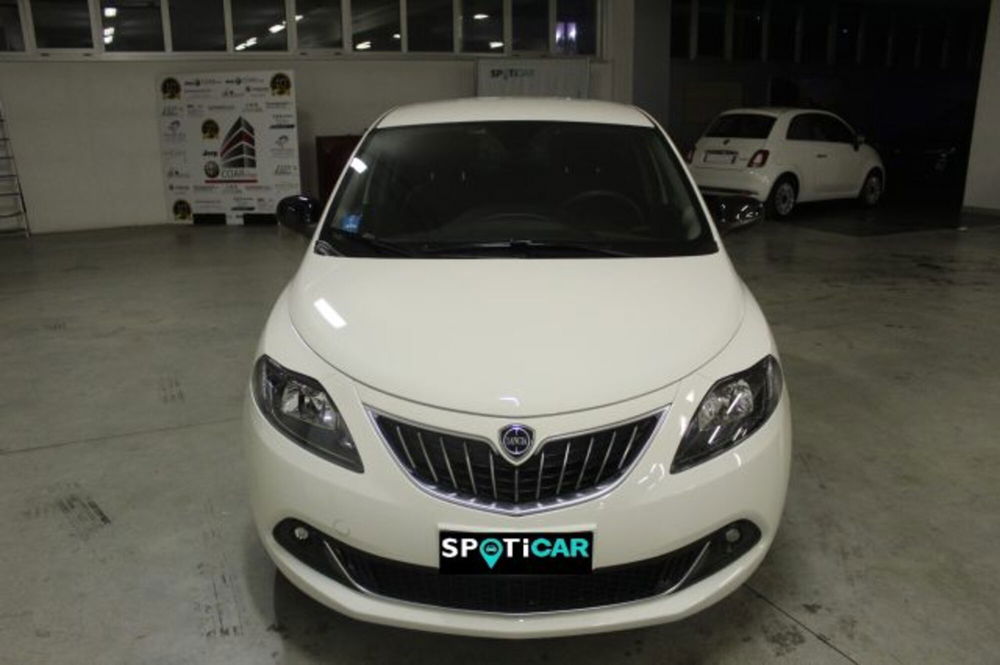 Lancia Ypsilon usata a Terni (2)