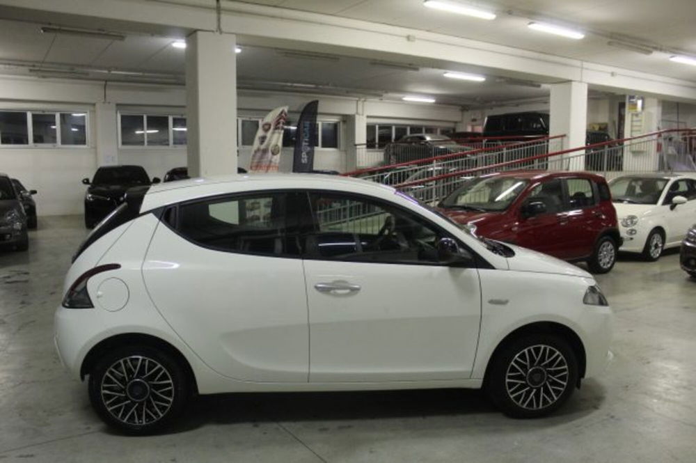 Lancia Ypsilon usata a Terni (6)