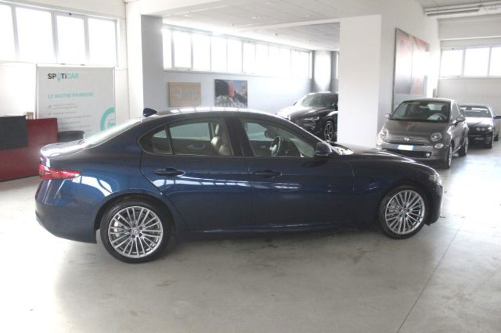 Alfa Romeo Giulia usata a Terni (6)