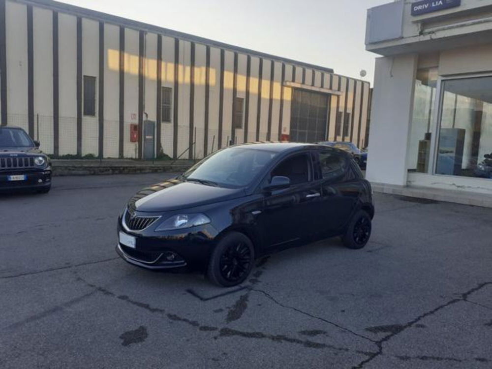 Lancia Ypsilon usata a Firenze